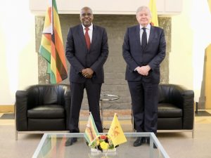 Visite de S.E. M. l’Ambassadeur du Zimbabwe
